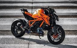 1390 Super Duke R